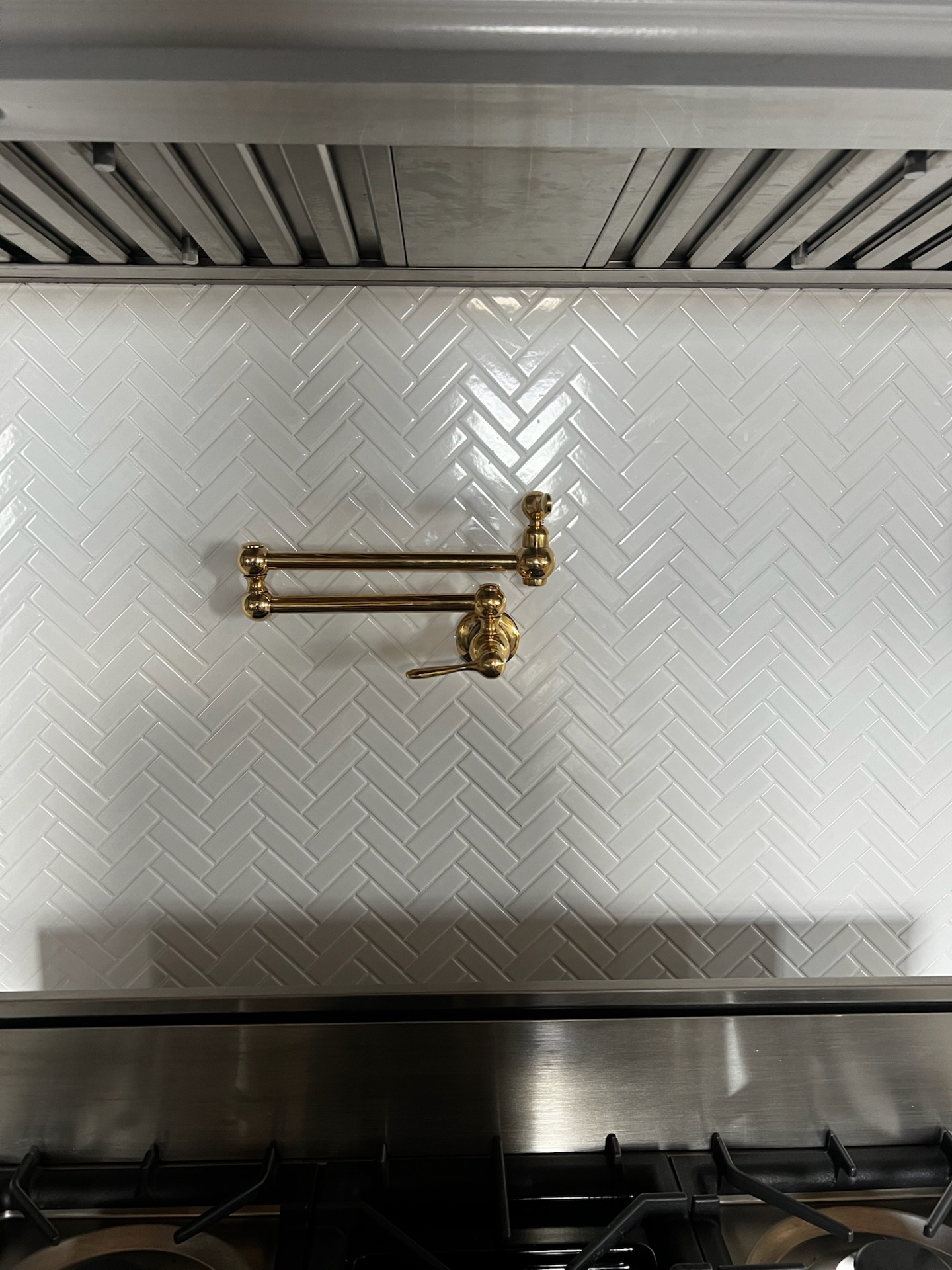 Arvada Herringbone Range Wall